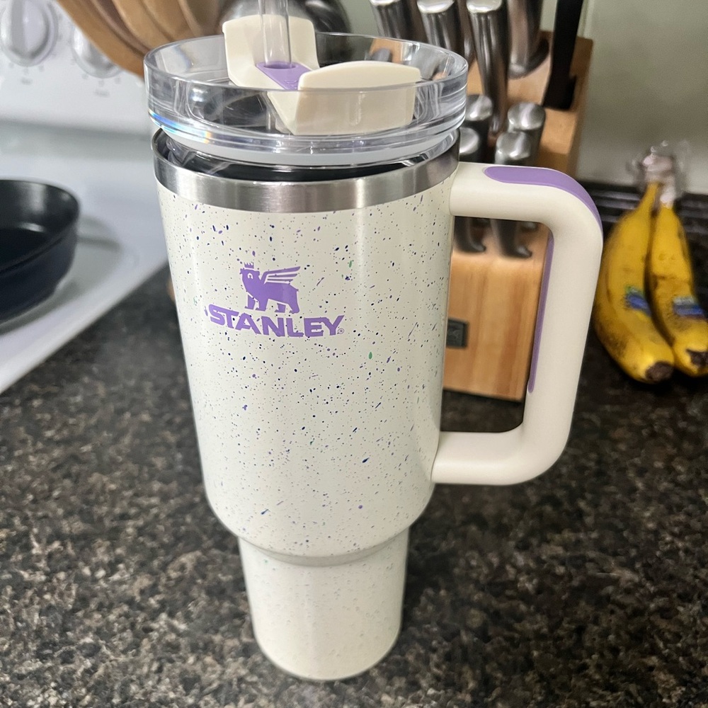Stanley Cup Quencher H2.O 40 oz Cream Speckle